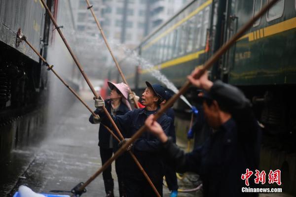 【國產(chǎn)視頻色】上市影企激戰(zhàn)新年檔 多部要點(diǎn)影片熱度攀升